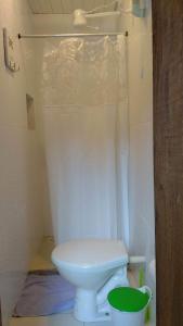 Albergue Muzy的一间浴室