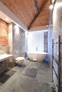 Vonios kambarys apgyvendinimo įstaigoje Stunning Penthouse Slps 20 (38 A4)