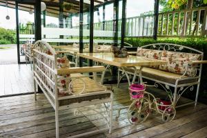 A restaurant or other place to eat at Milano Hotel