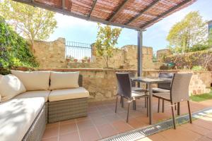 A balcony or terrace at Apartamentos Suites&Homes