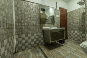 Koupelna v ubytování Metro City Hotel