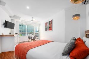 Postel nebo postele na pokoji v ubytování Watermark Resort Caloundra