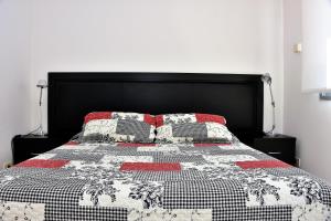 Säng eller sängar i ett rum på Apartamento 2 dormitorios, Summer Tower
