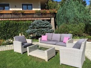 Posedenie v ubytovaní B&B Pension Karlsdorfer Hof