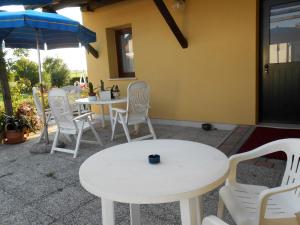 A patio or other outdoor area at Agriturismo Taglio del Re