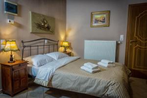 Zdjęcie z galerii obiektu Xenonas Sta Tzakia w mieście Karpenision +37 zdjęć