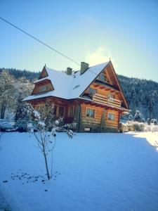 Pokoje gościnne "Mraźnica" v zime