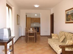 A seating area at Casale il Colle Deruta