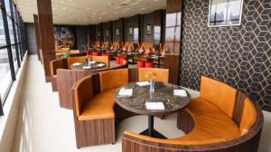 Ruang duduk di Hotel Daily Inn