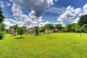 Ogród w obiekcie Villa Lucy