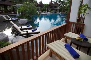 The Elements Krabi Resort - SHA Plus内部或周边的泳池