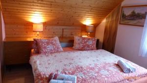 Postel nebo postele na pokoji v ubytování Apartman U Hanicky