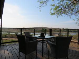 Balcone o terrazza di Kruger View Tree House