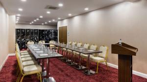Бизнес-центр и/или конференц-зал в Regard Hotel