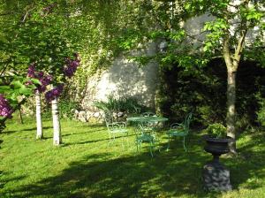 En trädgård utanför "Au Saint-Jean