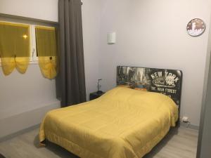 Postel nebo postele na pokoji v ubytování Hôtel Le Bambi