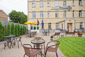 Bygningen som lejlighedshotellet ligger i + 54 billeder