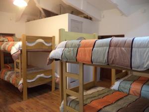 Gringo's Wasi tesisinde bir ranza yatağı veya ranza yatakları