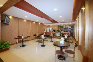 TV o dispositivi per l'intrattenimento presso Amjad Al Deafah Hotel