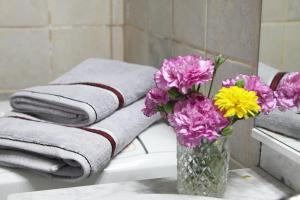 A bathroom at Casa-Cueva Villa Alta