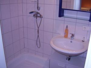 Kylpyhuone majoituspaikassa Monteurzimmer - Messe Nord