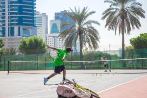 Tenis a/nebo squash v ubytování Marbella Resort nebo okolí