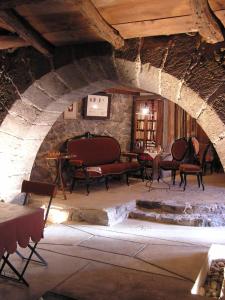 TV a/nebo společenská místnost v ubytování La Grande Maison á Chanteuges