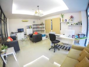 Kuchyň nebo kuchyňský kout v ubytování Hiran Residence
