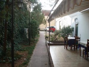 Vrt ispred objekta Hotel Orfeas
