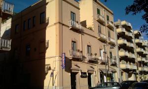 The building in which a panziókat is located