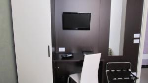 A television and/or entertainment centre at Terrazze Villanova