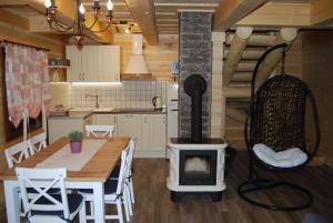 A kitchen or kitchenette at Chata Nezábudka