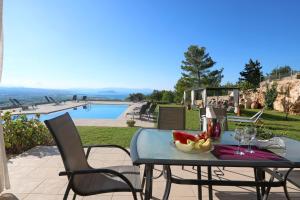 The swimming pool at or close to Golden Key Villas