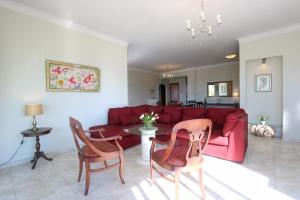A seating area at Golden Key Villas