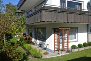 维林根FeWo Lilly的房屋的顶部设有阳台