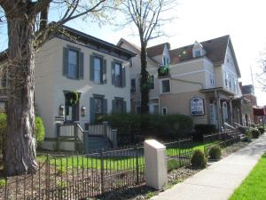 Gallery image of Historic Sion Bass Guest House in Fort Wayne