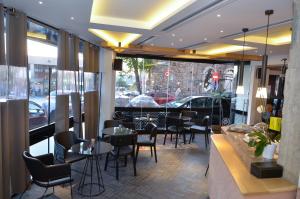Restaurace v ubytování Adonis City Hotel
