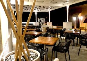 Restoran või mõni muu söögikoht majutusasutuses Hotel Hermes