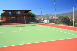 Fasilitas tenis dan/atau squash di Off Mountain Accommodation
