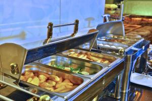 Comida no hotel ou em algum lugar perto