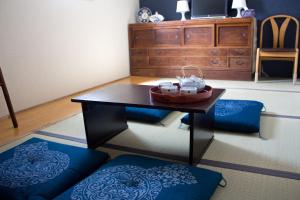 Posezení v ubytování Tsukiji Hostel Wakayama 2