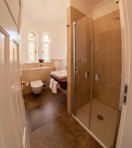 Ein Badezimmer in der Unterkunft Pension VILLA KLEINE WARTBURG