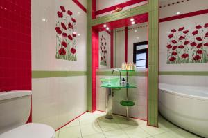 Ванная комната в Lux near Most City with panoramic windows
