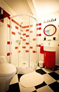 Hotel Saint-Donat tesisinde bir banyo