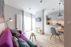 Η κουζίνα ή μικρή κουζίνα στο Wawel Cracow Old City Apartments - Friendhouse Apartments