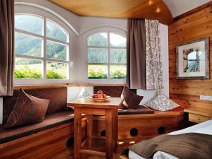 Posezení v ubytování Hotel Goldener Adler - im Sommer Silvretta Card Premium inkludiert