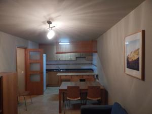 A kitchen or kitchenette at Casa Canut