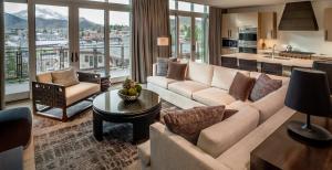 Limelight Hotel Ketchum的休息区