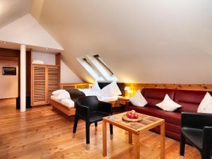 Posezení v ubytování Hotel Goldener Adler - im Sommer Silvretta Card Premium inkludiert