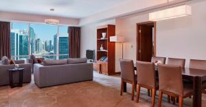 พื้นที่นั่งเล่นของ InterContinental Doha The City by IHG